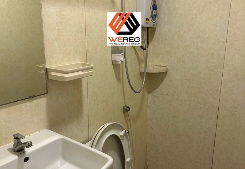 Port Klang 3 Storeys Shop with Hotel For Sale