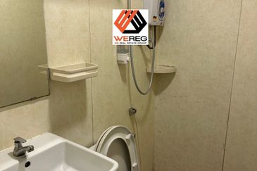 Port Klang 3 Storeys Shop with Hotel For Sale