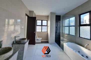 Kristal Court, Seksyen 7