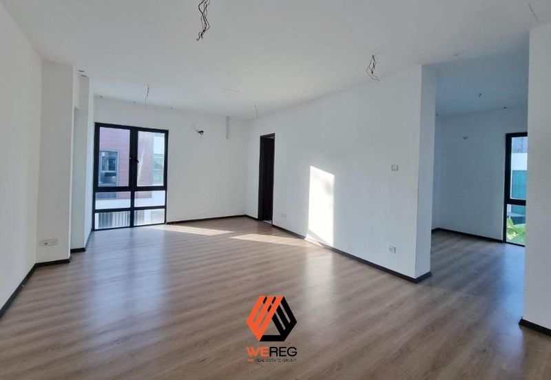 Kristal Court, Seksyen 7