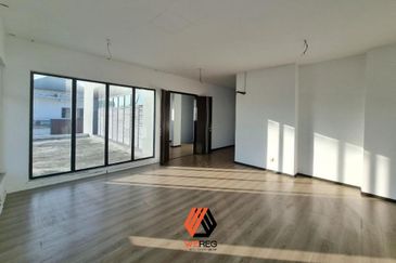 Kristal Court, Seksyen 7