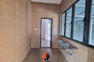 Kristal Court, Seksyen 7