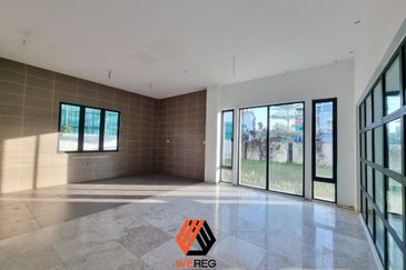 Kristal Court, Seksyen 7