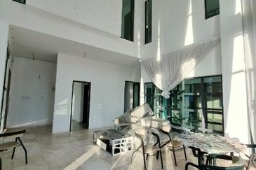 Kristal Court, Seksyen 7