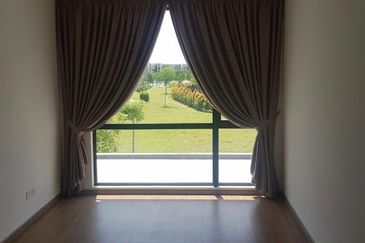 Lucent Residence @ twentyfive.7