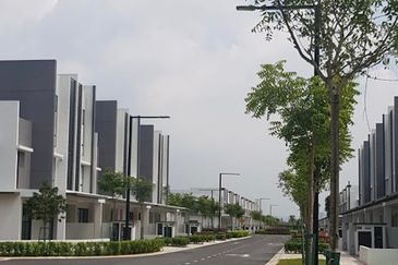 Lucent Residence @ twentyfive.7