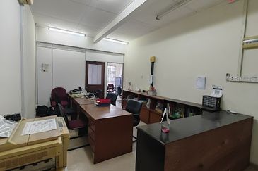 Bayu Tinggi Commercial Centre -Taipan