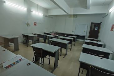 Bayu Tinggi Commercial Centre -Taipan