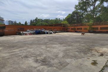 Warehouse at Taman Kajang Jaya for RENT! Semenyih. Selangor.