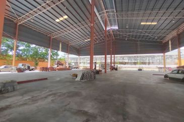 Warehouse at Taman Kajang Jaya for RENT! Semenyih. Selangor.