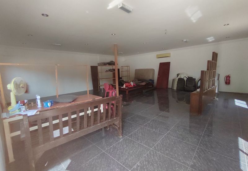 Warehouse at Taman Kajang Jaya for RENT! Semenyih. Selangor.