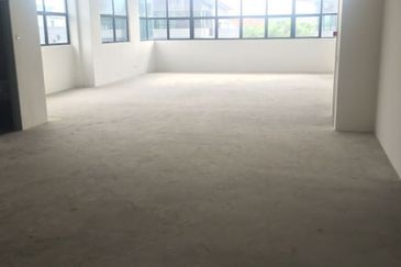 3 Storey Semi D Factory for SALES in Palms Industrail Park, Bandar Technology, Kajang. Selangor.