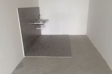 3 Storey Semi D Factory for SALES in Palms Industrail Park, Bandar Technology, Kajang. Selangor.