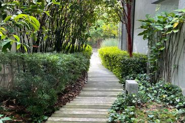 Mirage By The Lake @ Perdana Lakeview West