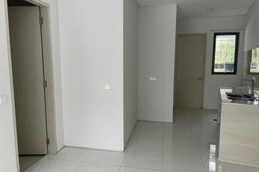 Mirage By The Lake @ Perdana Lakeview West