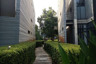 Mirage By The Lake @ Perdana Lakeview West