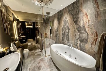 Aria Luxury Residence