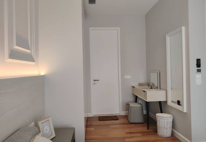 Pavilion Ceylon Hill