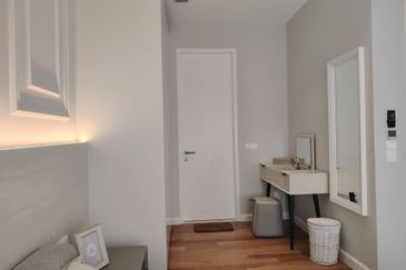 Pavilion Ceylon Hill