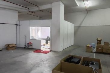 Wisma Minlon Warehouse for RENT!