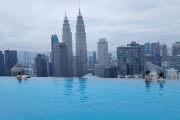 Face Platinum Suites