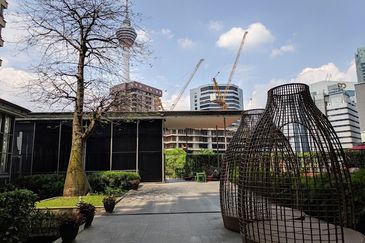 Sixceylon Condominium