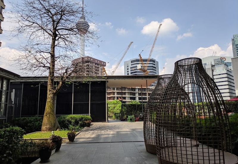 Sixceylon Condominium