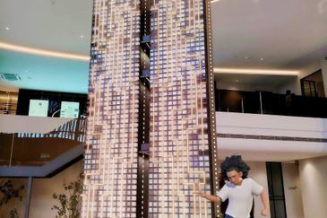 Armani Hallson @ KLCC