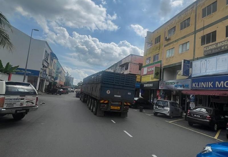 Jalan Pasar Baru, Pekan Semenyih