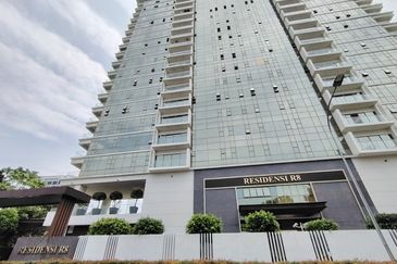 Residensi R8