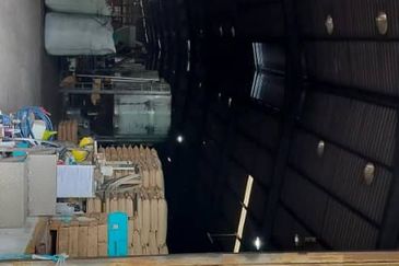 West Port, Pulau Indah