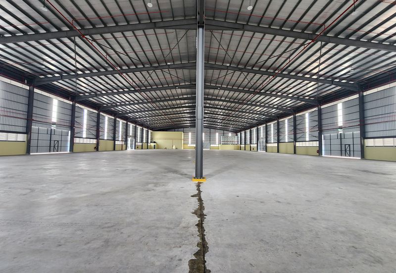 West Port, Pulau Indah