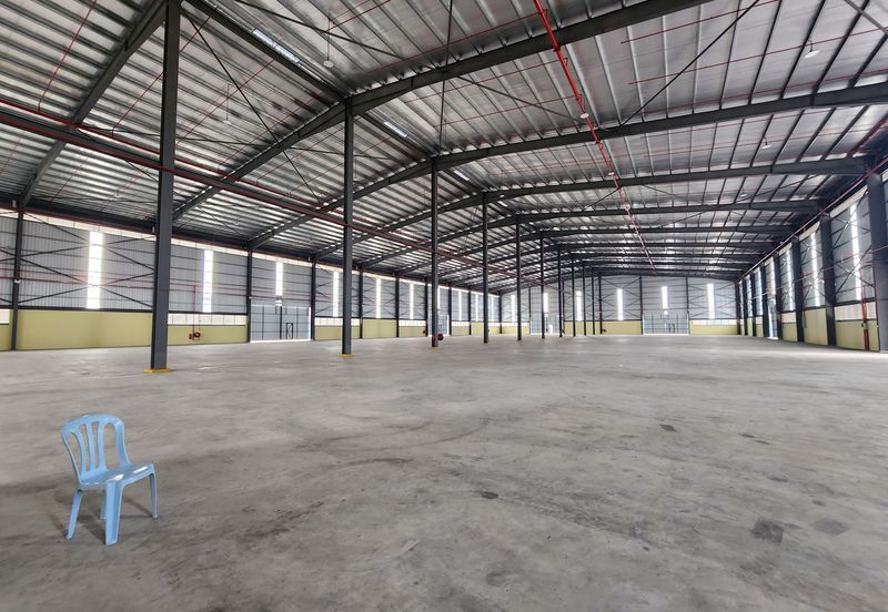 West Port, Pulau Indah