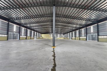 West Port, Pulau Indah