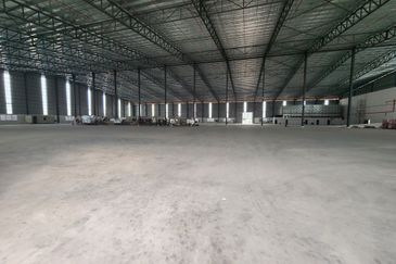 West Port, Pulau Indah