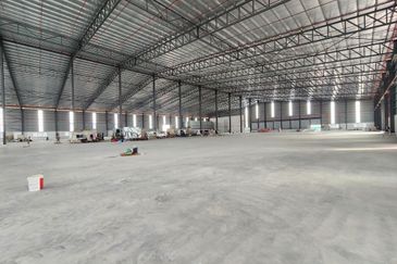 West Port, Pulau Indah