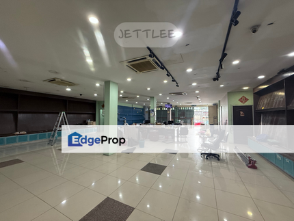 Balakong 3 Storey Shop Office Facing Main Road , Selangor, Balakong