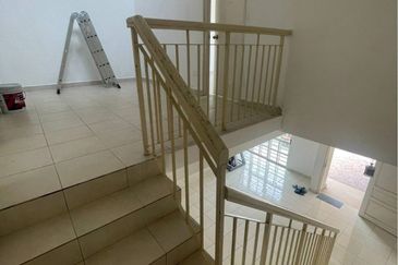 Ayu Qaseh, Alam Nusantara