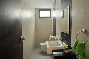 Jalan Setia Duta U13/21G