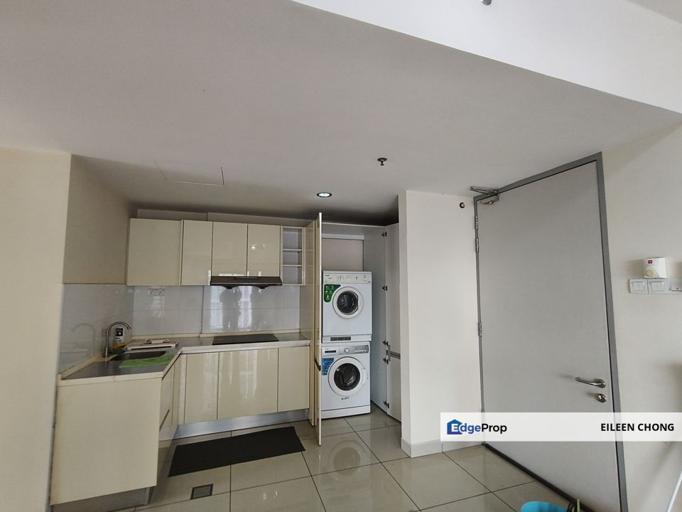 Corner unit partial furnish well maintain freehold for sale , Selangor, Bukit Jelutong