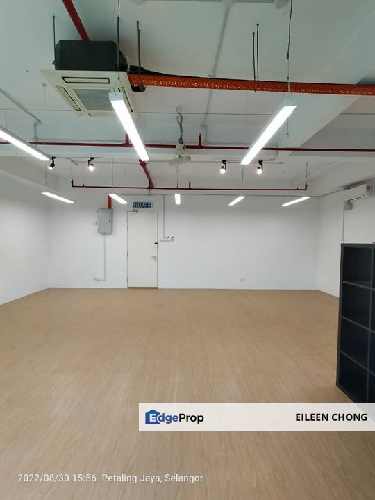 Tropicana Avenue office partial furnish for rent now, Selangor, Tropicana