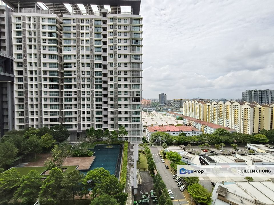 Mid Family size corner unit tastefully furnished Condo for sale at Cantara Residence Ara Damansara , Selangor, Ara Damansara