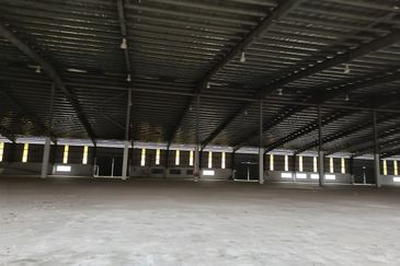 West Port, Pulau Indah