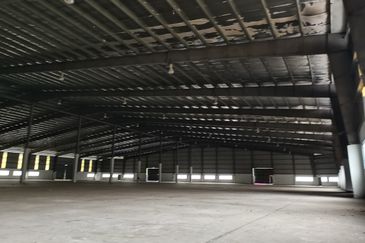 West Port, Pulau Indah