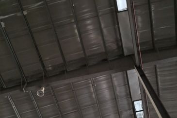 West Port, Pulau Indah