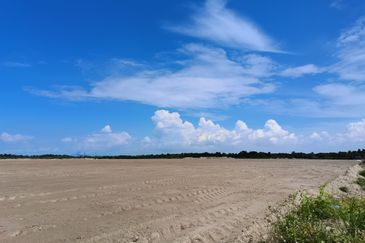 West Port, Pulau Indah