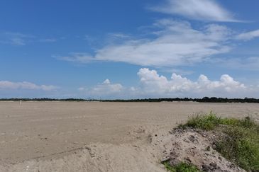 West Port, Pulau Indah