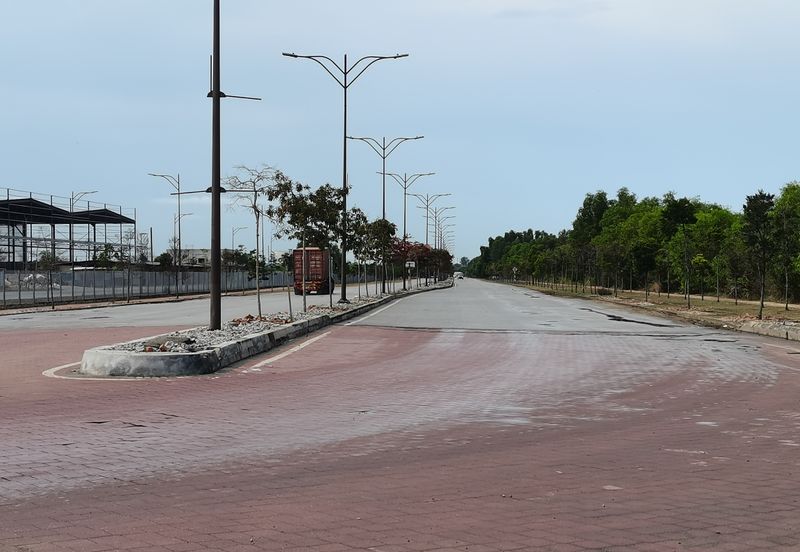 West Port, Pulau Indah