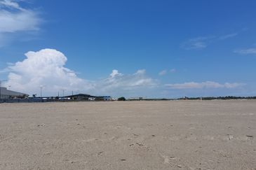 West Port, Pulau Indah