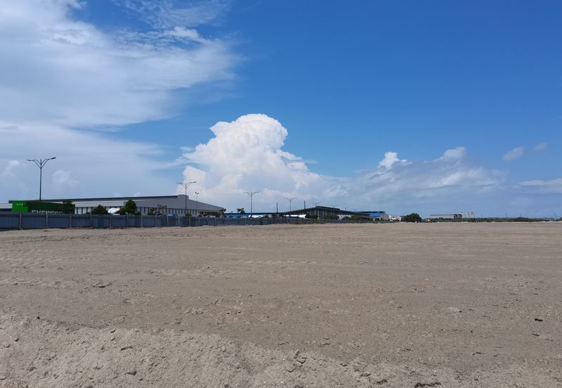 West Port, Pulau Indah